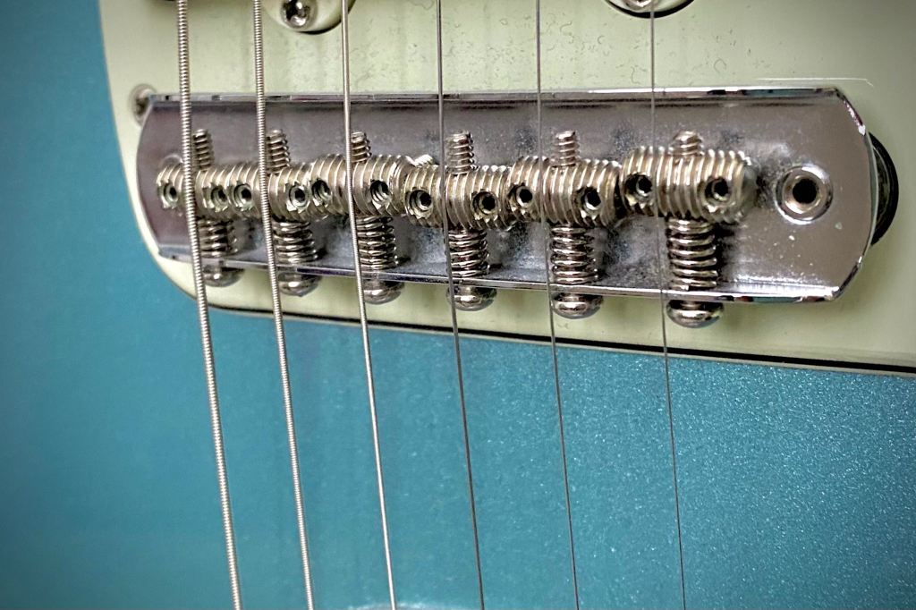 Guitar intonation on Fender Jazzmaster bridge